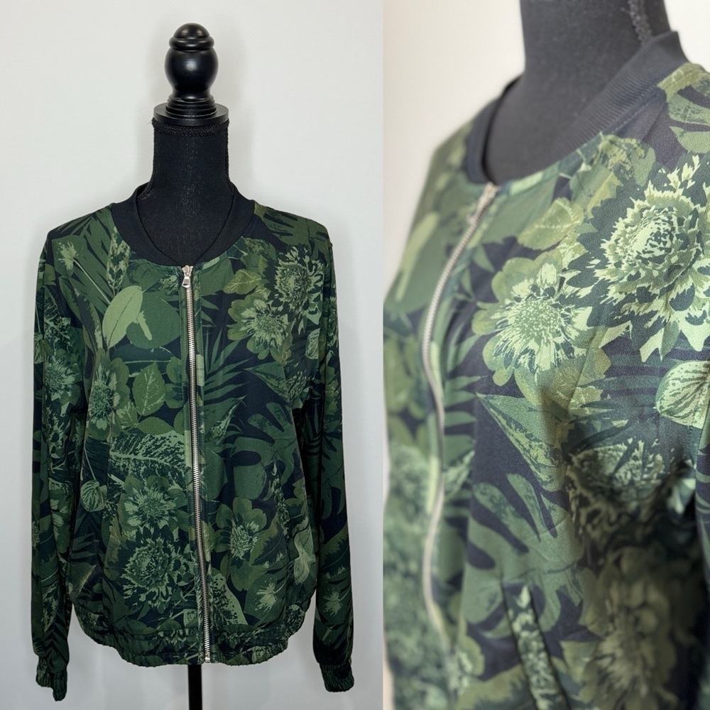 Old Navy Active Green and Black Forest Floral Jacket (Large)